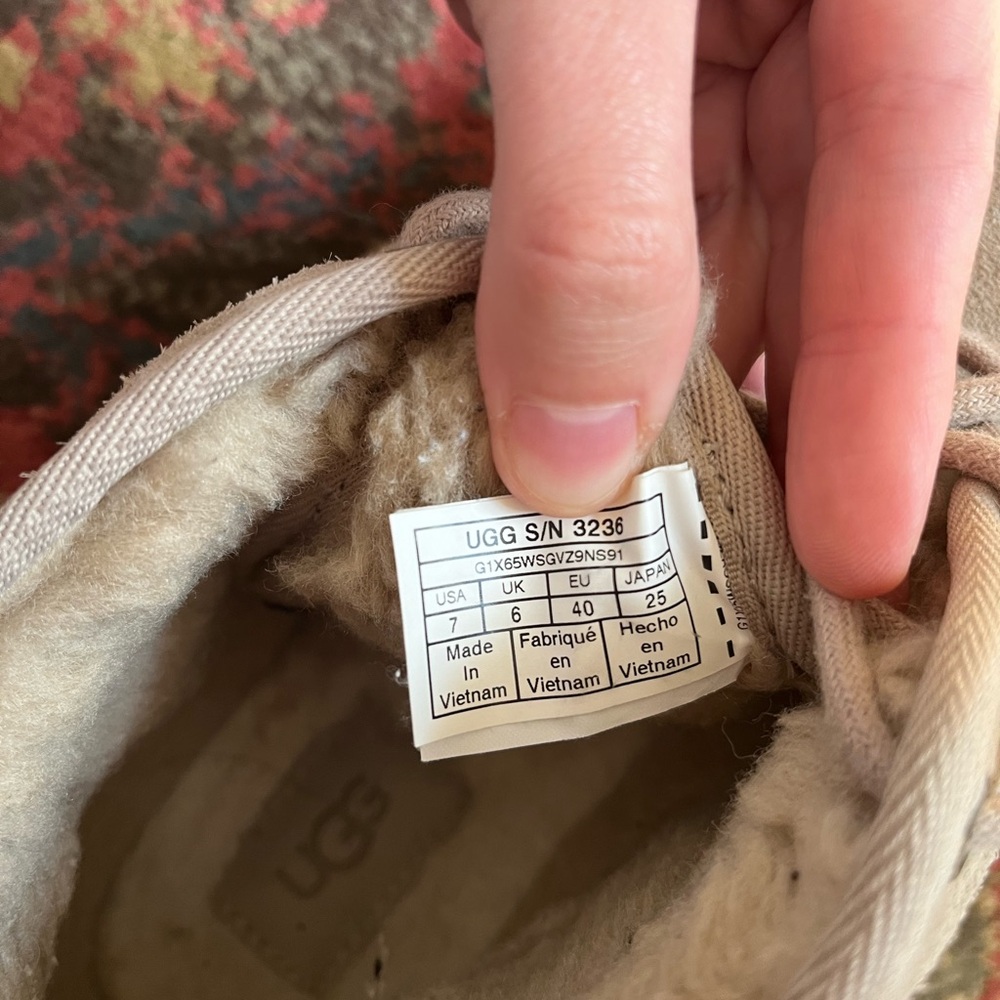 Final price 💕EUC UGG Neumel Chukka boots - Picture 6 of 6